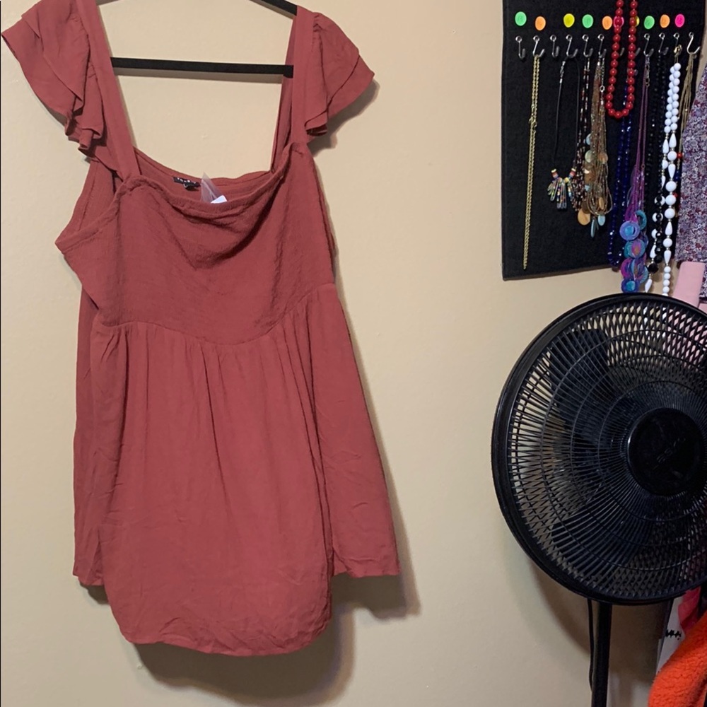 #436 size 4 Torrid NWT rust colored Flutter Sleeve summer top
